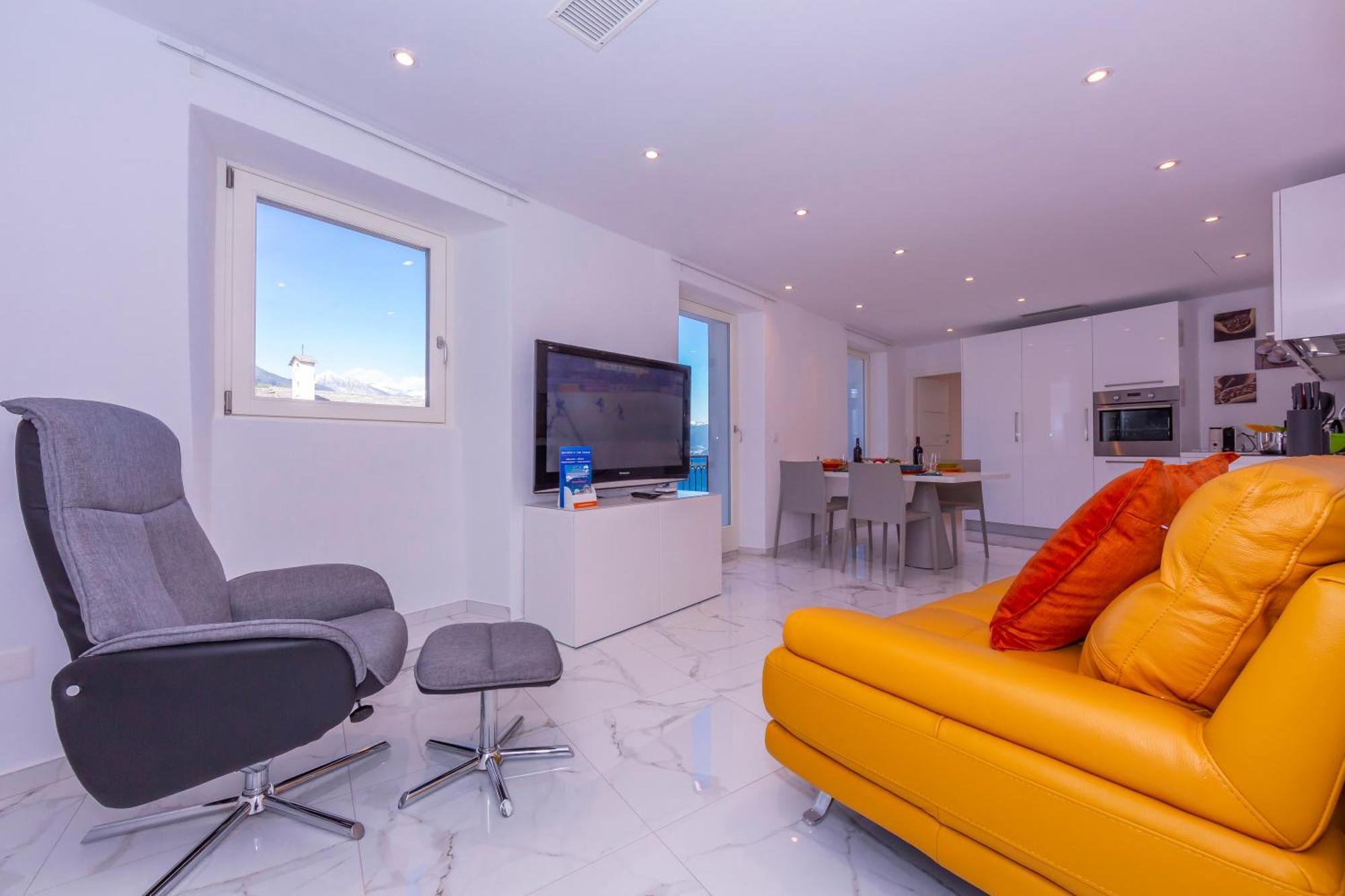 Yellow View Apartment - Happy Rentals Ronco sopra Ascona Exterior photo